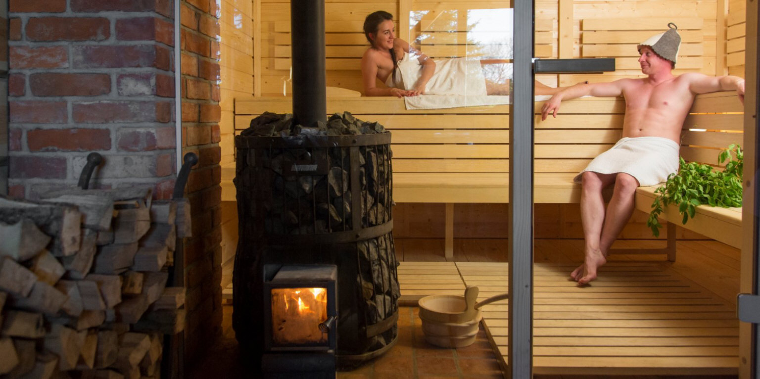 palác zámek hotel restaurace ubytování apartmány pokoje v Polsku Mazury